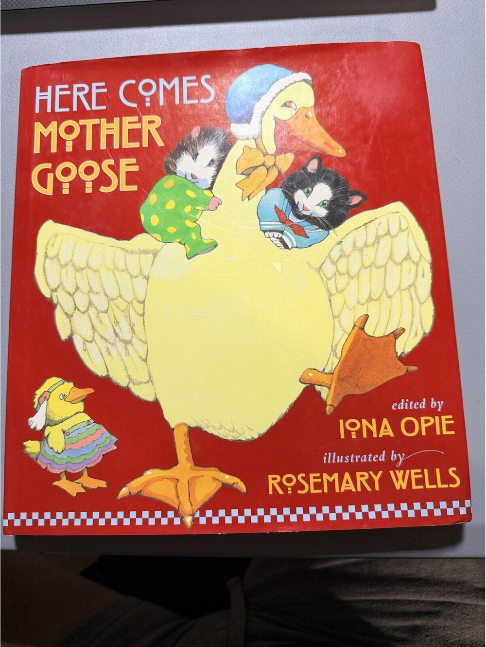 Here Comes Mother Goose by Iona Opie, Illustrated by Rosemary Wells, 1999
